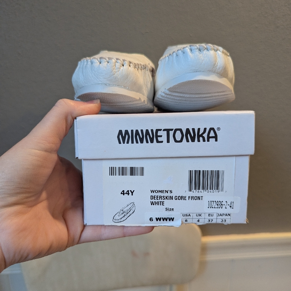 Minnetonka White Deerskin Leather Moccasins 6WWW - Picture 3 of 7